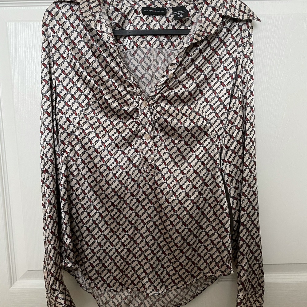 new york and company patterned blouse in XS